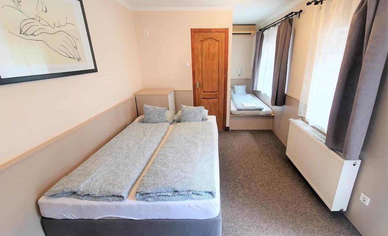 Central Motel Kecskemét Exteriör bild