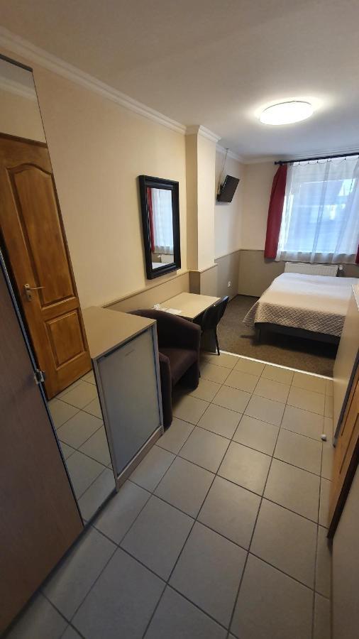 Central Motel Kecskemét Exteriör bild